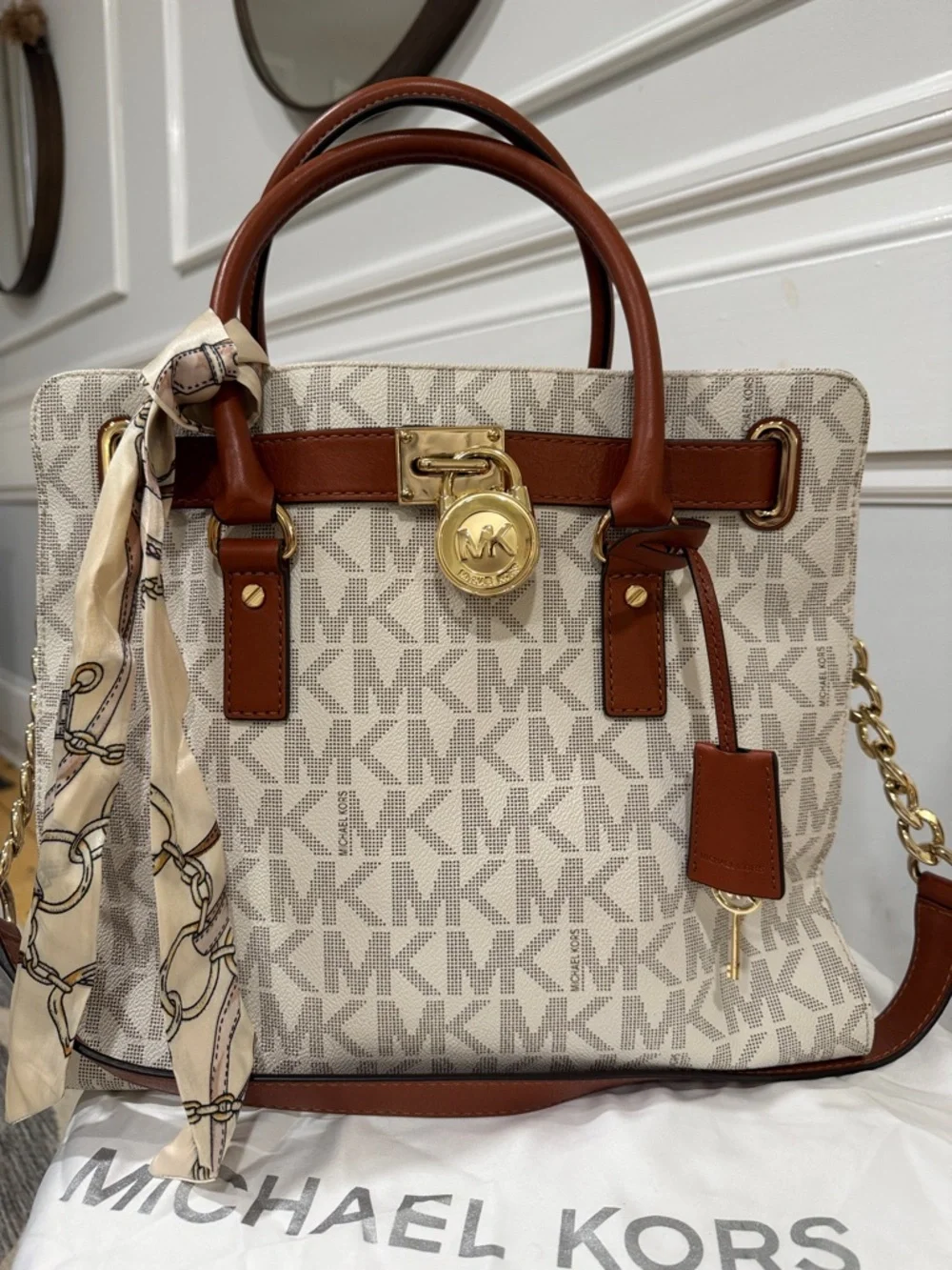Michael Kors Hamilton Brown and white Large Signature Tote Bag - Picture 5 of 17